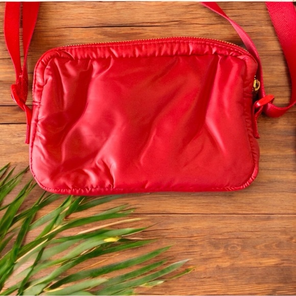 NWOT Carolina Herrera Good Girl Red Quilted Crossbody Bag - Picture 3 of 8